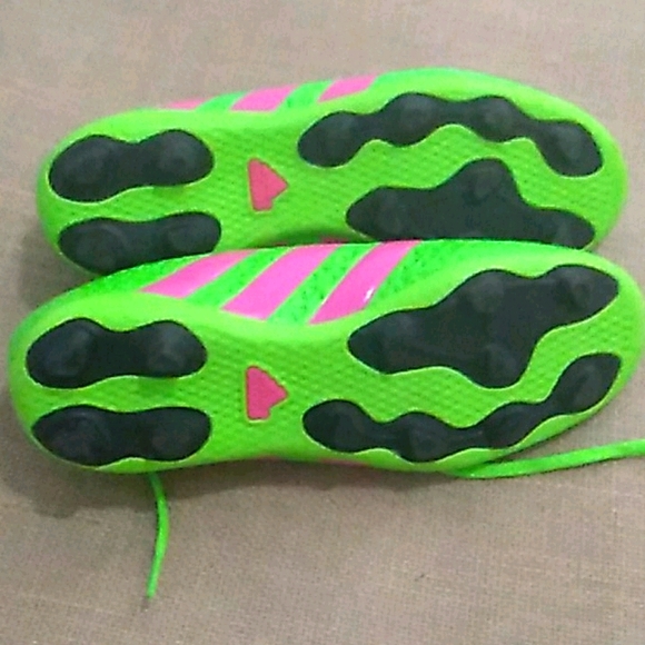 Soccer cleats by Adidas - Picture 5 of 5